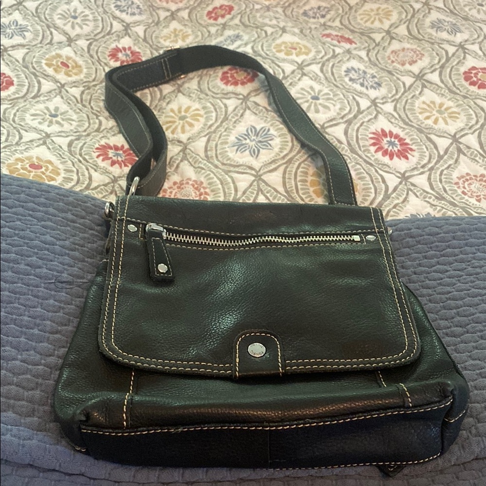 Stylish Black Crossbody Bag with Textured Leather